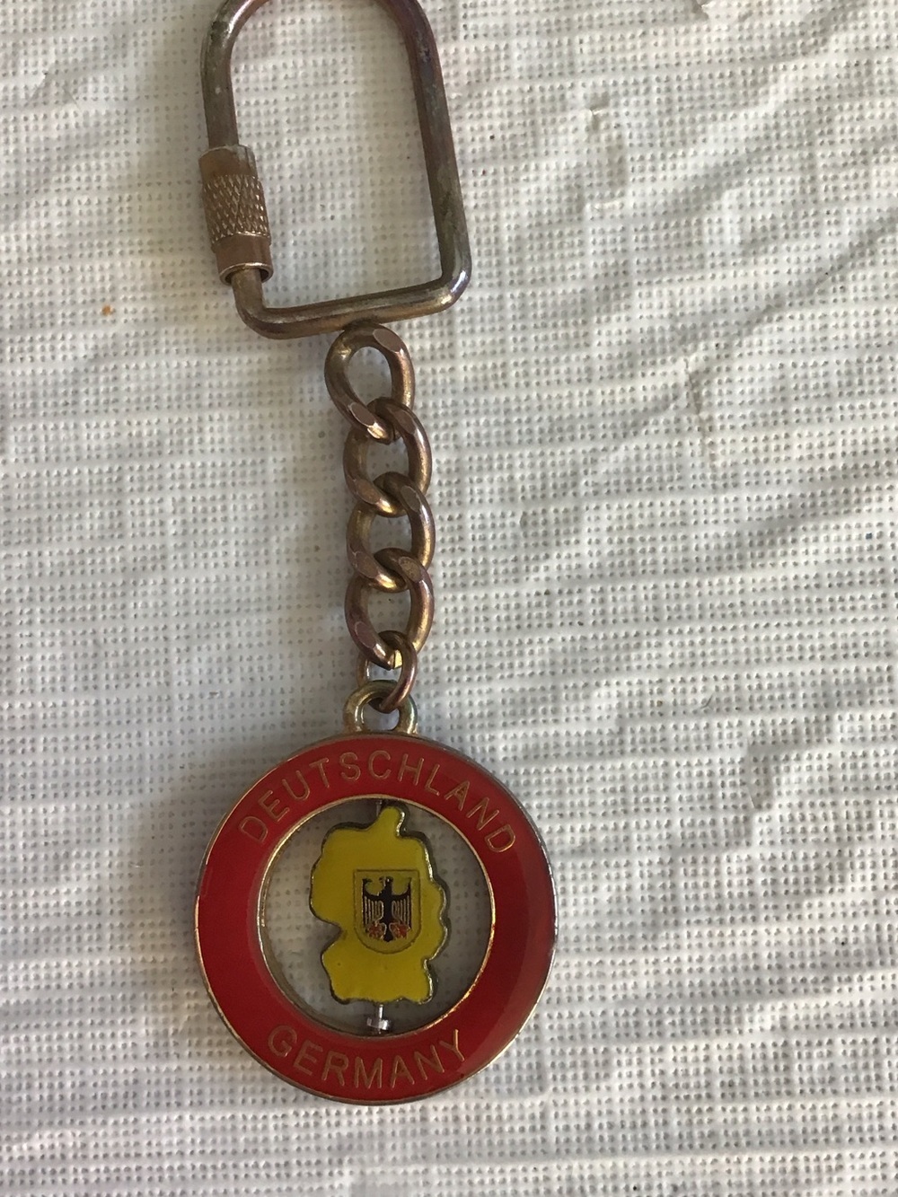 Vintage Deutschland Germany Souvenir Keychain - Red & Yellow